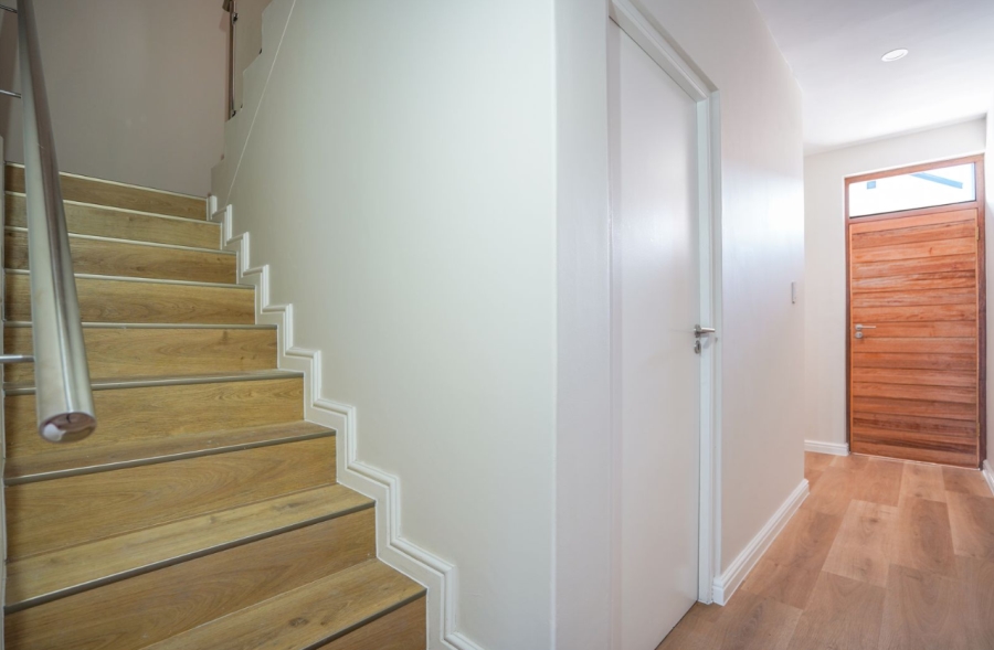 To Let 3 Bedroom Property for Rent in Sandown Western Cape